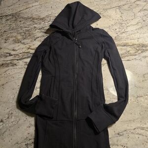 Lululemon Size 4 Black Zip-Up Hoodie